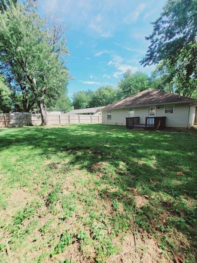 Building Photo - South East Springfield - Southern Hills Ho...