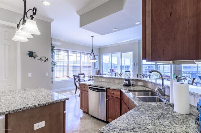 Building Photo - 8581 Amberjack Cir