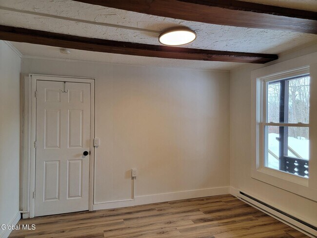 Building Photo - 827 US-9