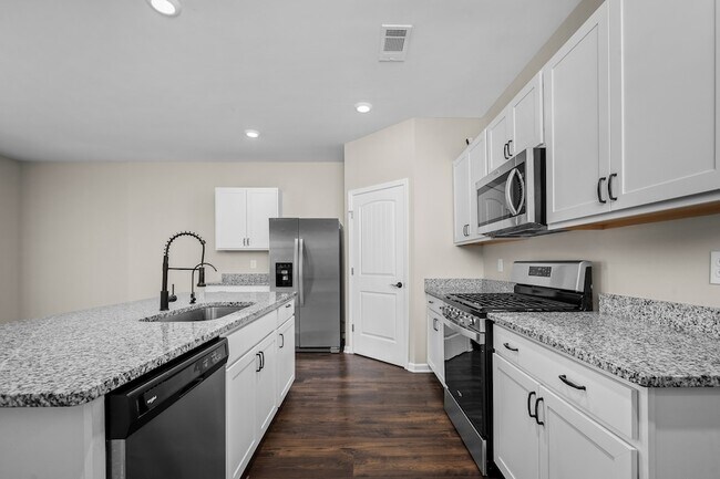 Building Photo - 131 Saddle Horse Ln