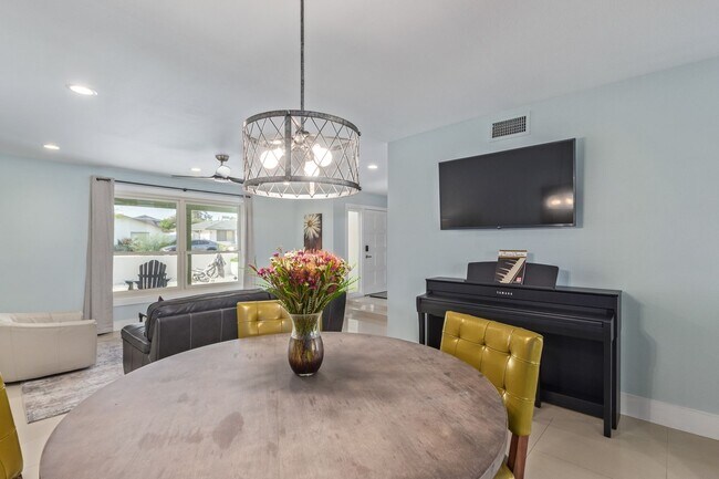Building Photo - Beautifully Remodeled 4 Bedroom Home in Gr...