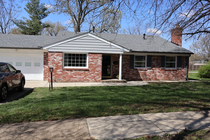 Building Photo - 3497 Castleton Hl