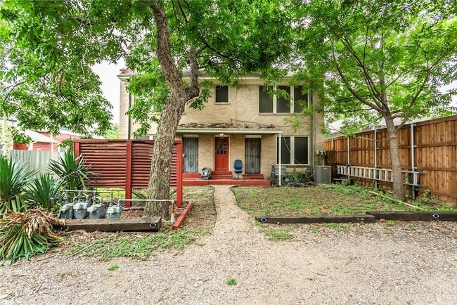 Building Photo - 4809.5 Reiger Ave