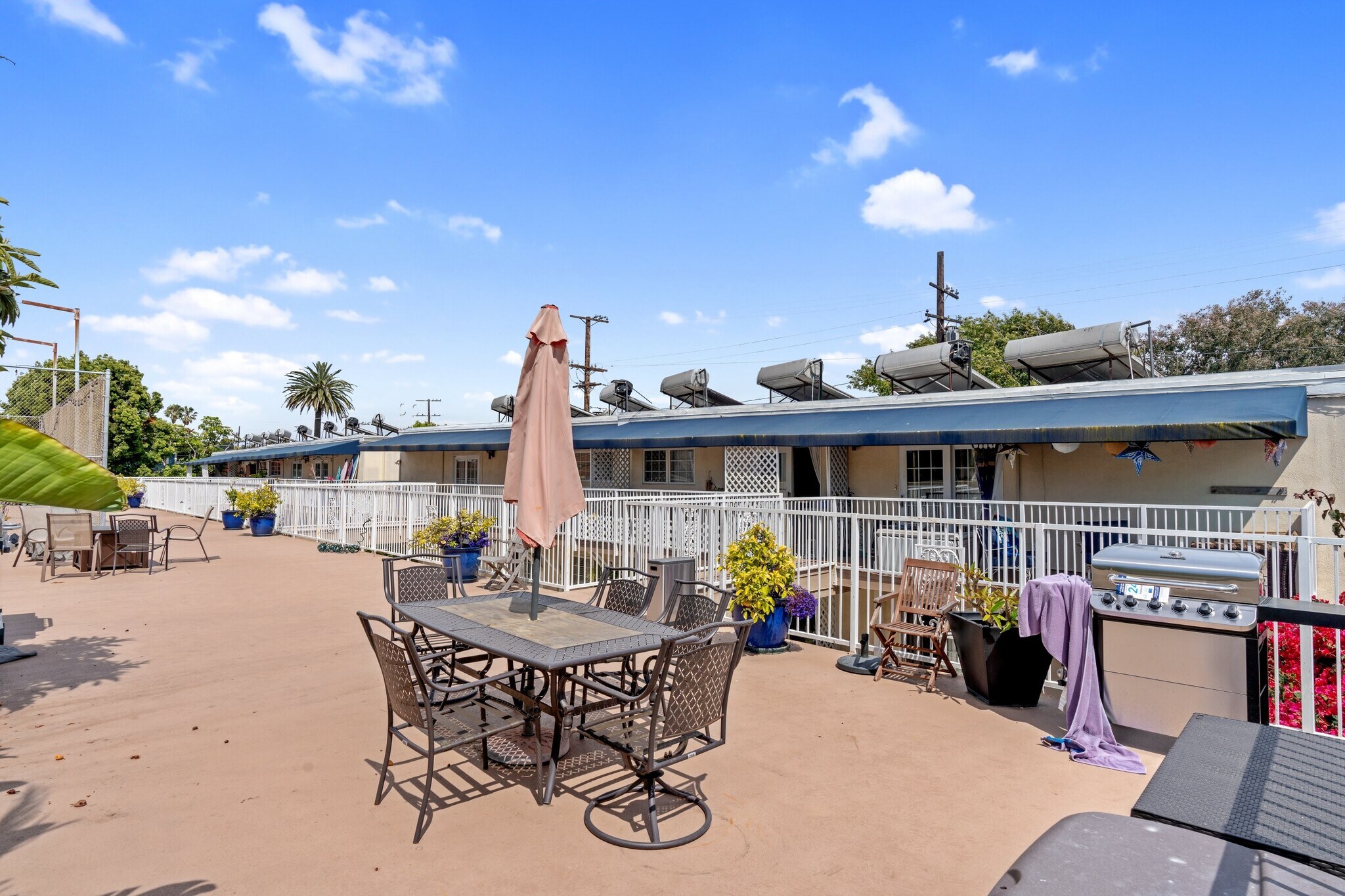 Building Photo - 639 Bay St