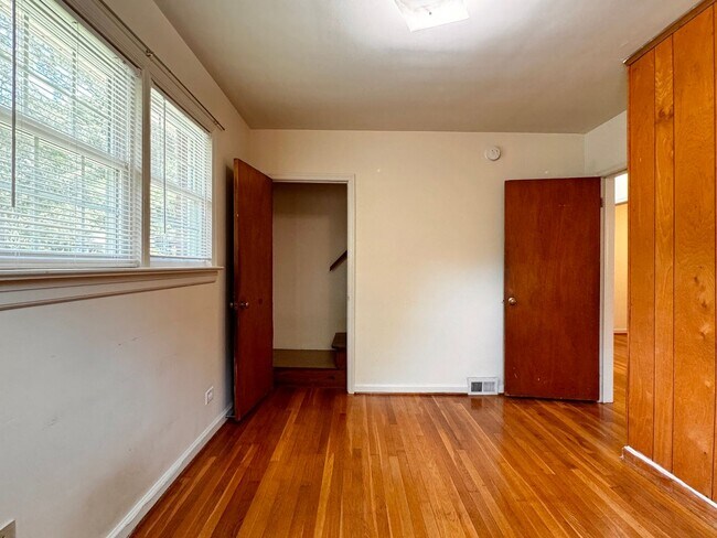 Building Photo - 1506 Broad Ave