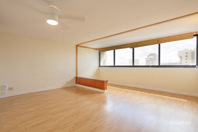 Building Photo - WAIKIKI LIFESTYLE 1BR/1BA/1PKG UNIT IN THE...