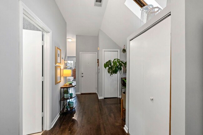 Building Photo - 2518 N Campbell Ave