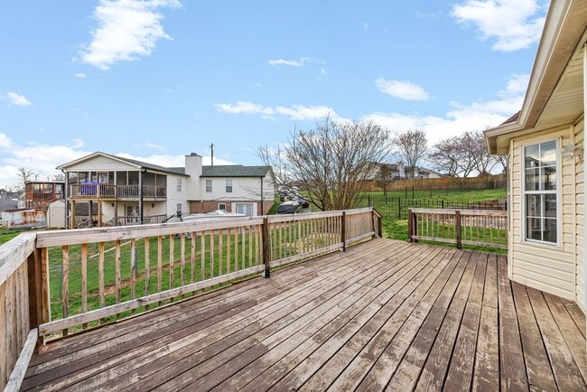Building Photo - 3 Bed 2 Bath Home Near Post for Rent!
