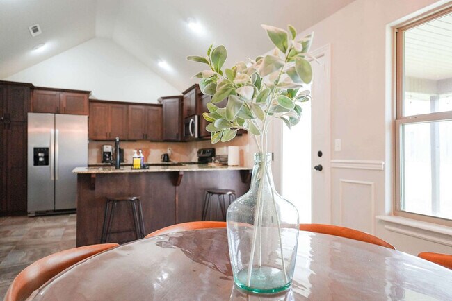 Building Photo - 967 Glass St