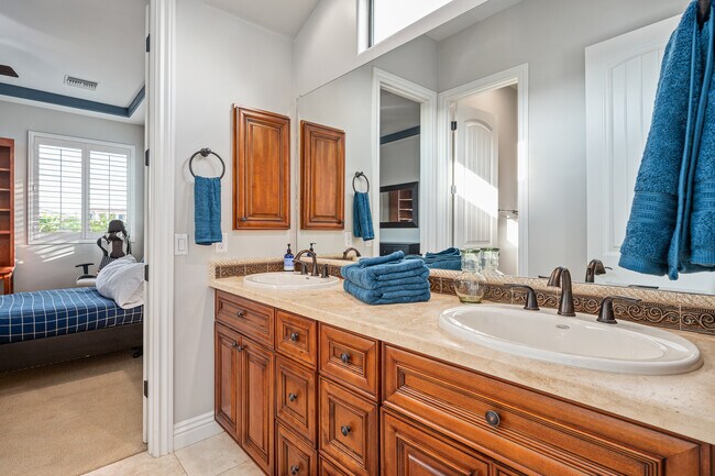 Building Photo - 12131 E Cloud Rd