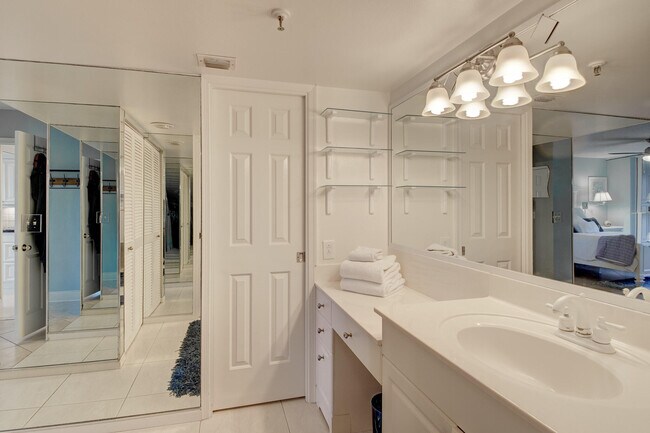 Building Photo - 2400 S Ocean Dr