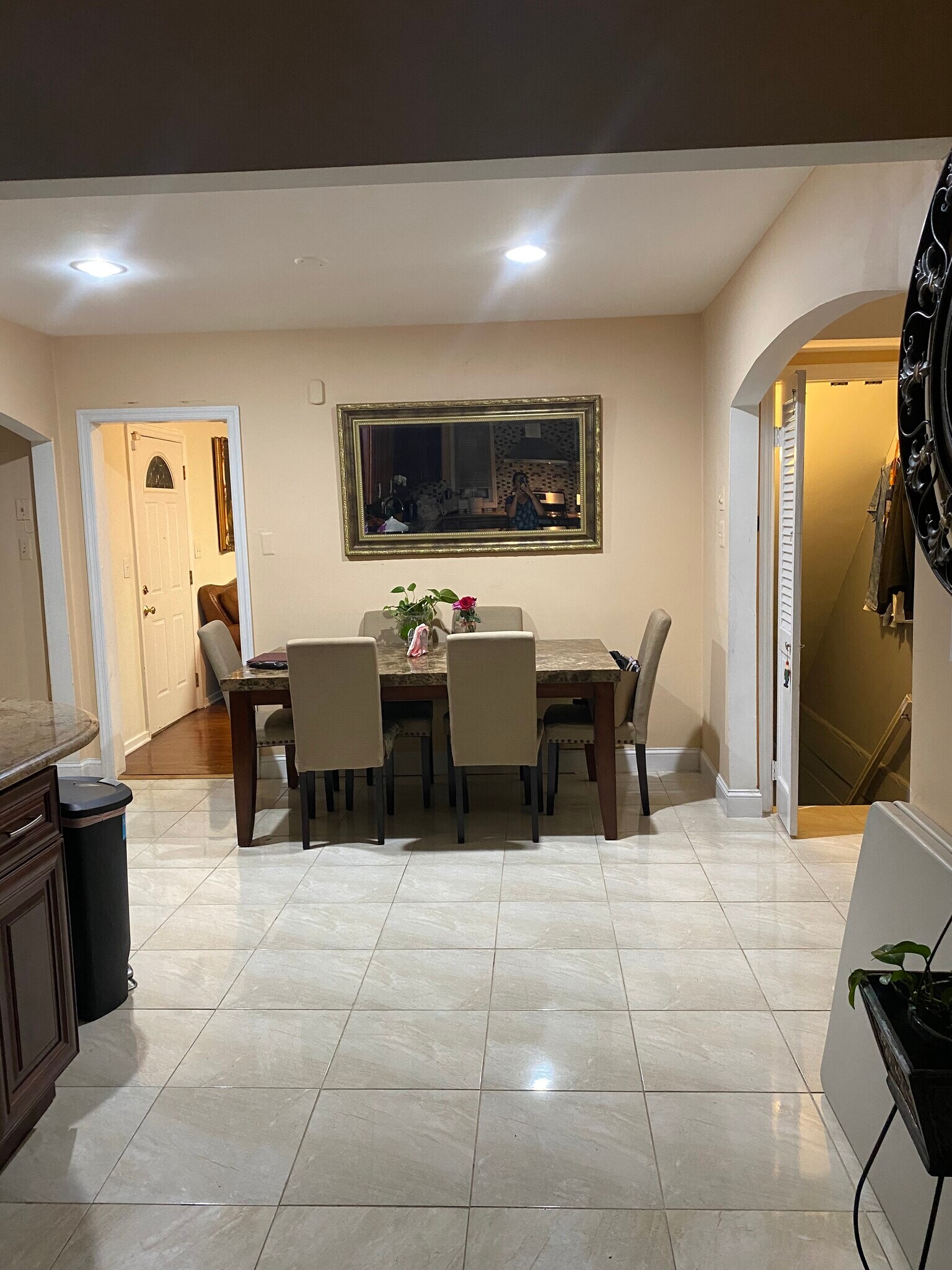 Building Photo - 95 Sycamore Ave