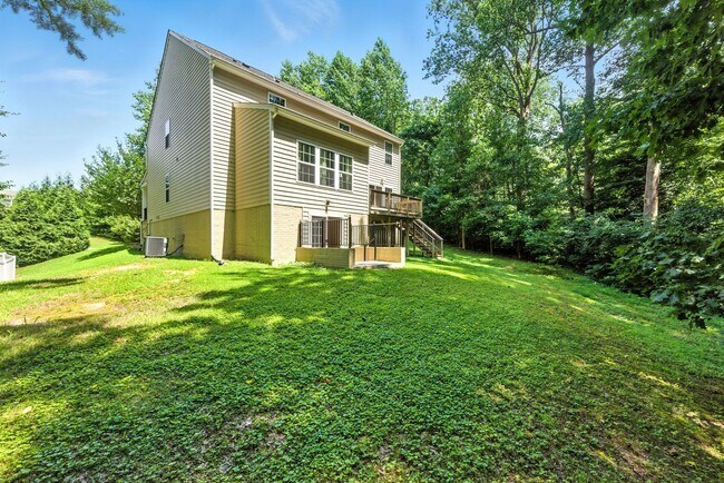 Building Photo - 8120 Fairmont Dr
