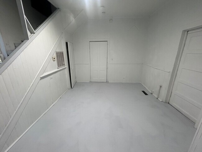 Building Photo - 110 Huger St