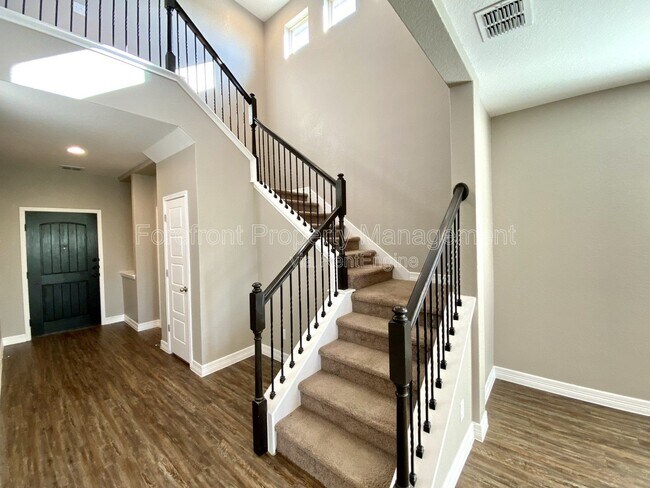 Building Photo - 1206 Ranch Falls