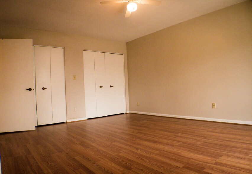 Building Photo - 1452 Carriage Trace Blvd