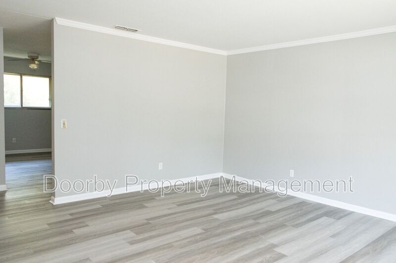 Building Photo - 183 Colony Cir