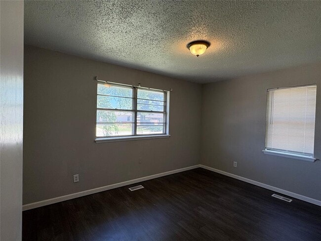 Building Photo - 1028 SW 64th St