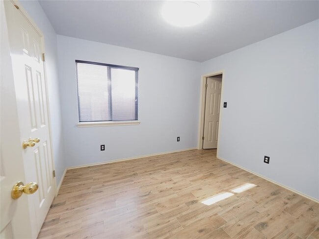 Building Photo - 1161 Kentra Dr