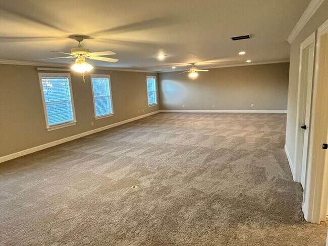 Building Photo - 9739 Valley Springs Dr