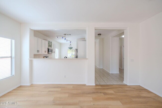 Building Photo - 15224 W Desert Hills Dr