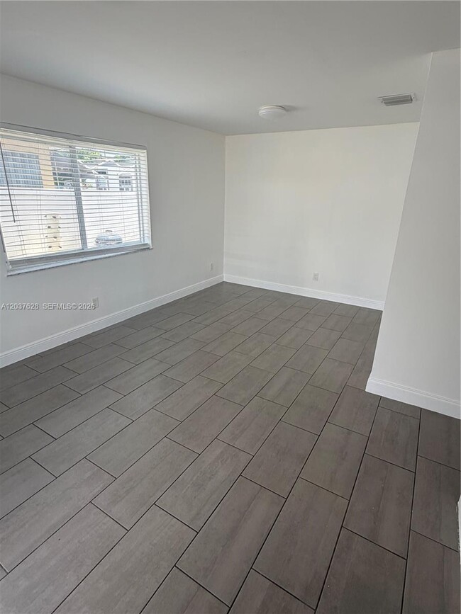 Building Photo - 1315 N 22nd Ave