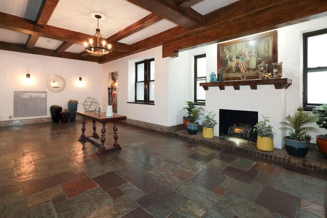 Building Photo - 56 Glenwood Ave