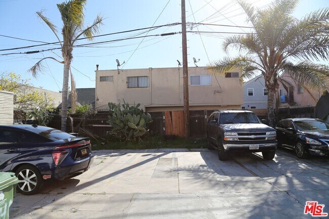 Building Photo - 1406 2nd Ave