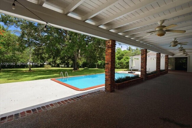 Building Photo - 12365 SW 60th Ct