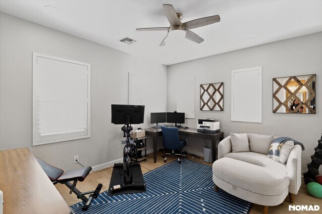 Building Photo - 4060 S Thistle Dr