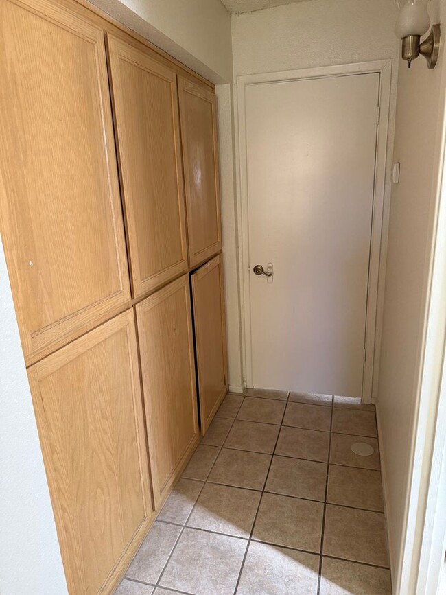 Building Photo - Sunset Mesa Townhouse for Rent