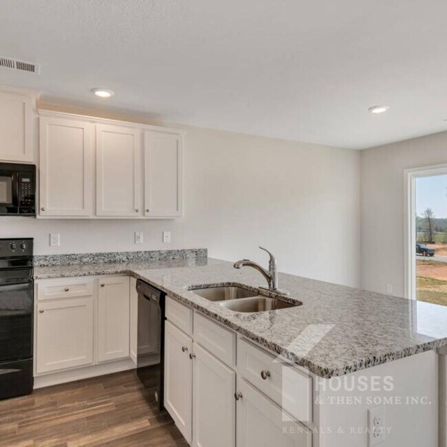 Building Photo - 3006 Wingadee Dr