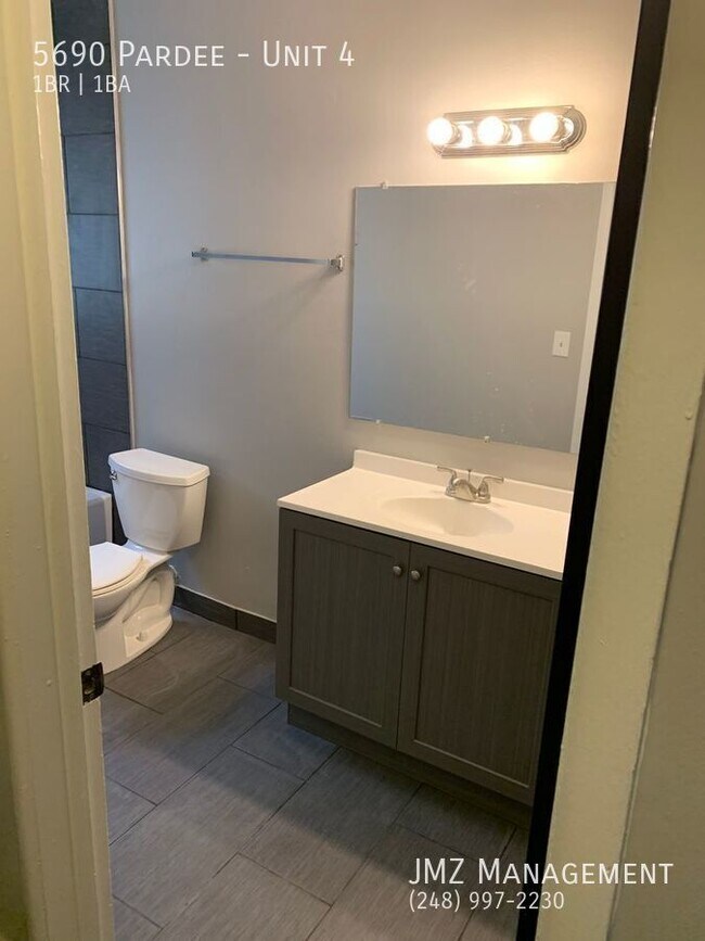 Building Photo - 5690 Pardee-Unit 4