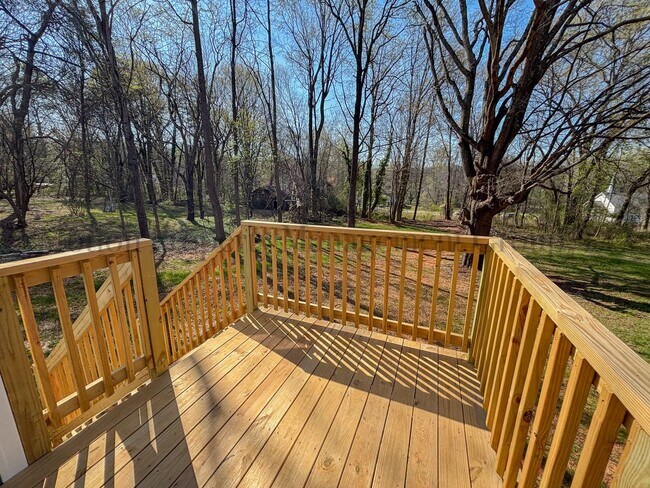 Building Photo - 1121 Wilmington Ave