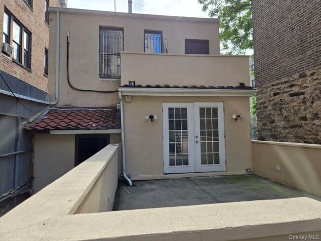Primary Photo - 2567 Poe Pl
