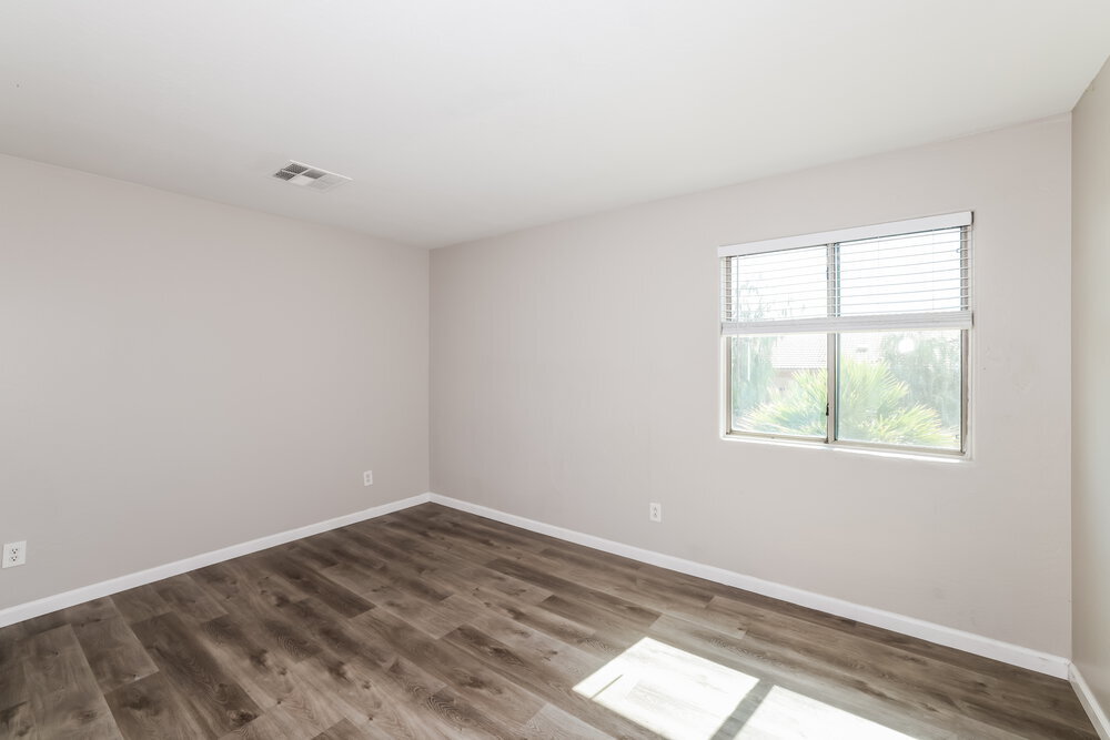 Building Photo - 8623 N 68th Dr