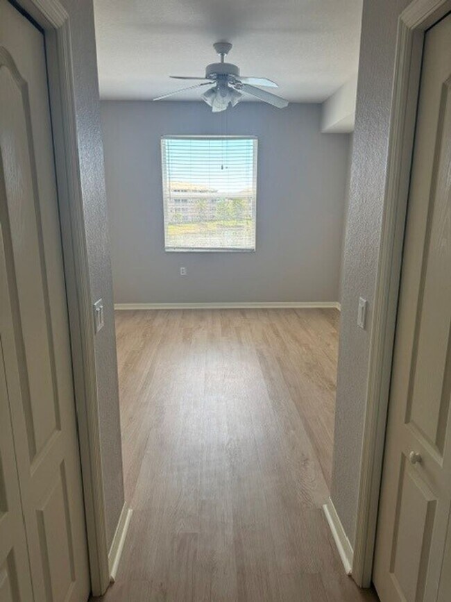 Building Photo - 8570 Kingbird Loop