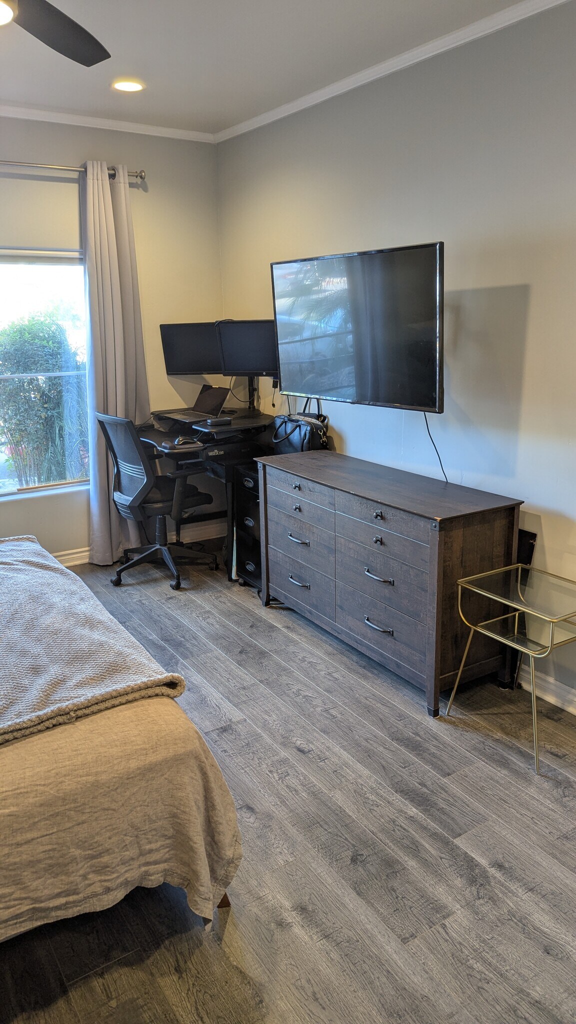 Building Photo - 3990 Centre St