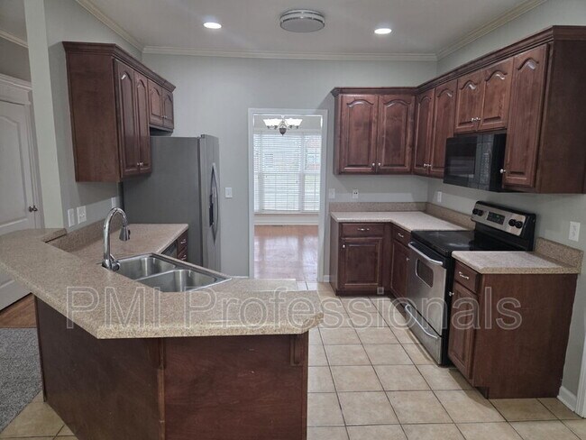 Building Photo - 617 Rambush Dr