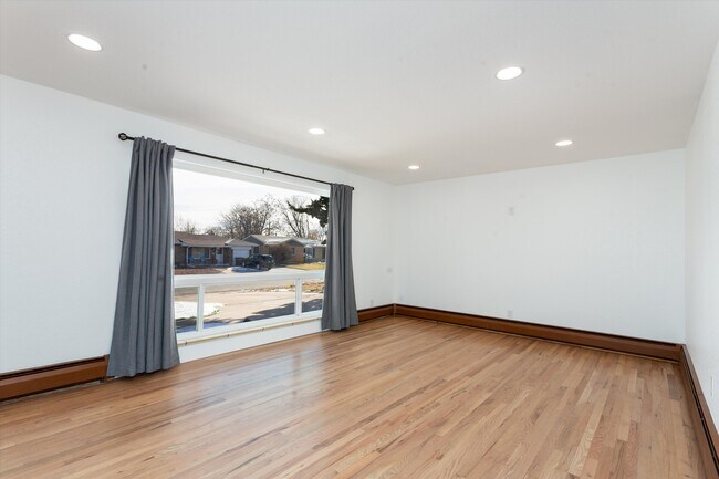 Building Photo - 1465 S Eaton St