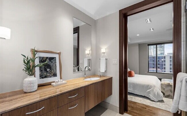 Building Photo - A Landmark Luxury Residence Above the City, Denver at Its Finest