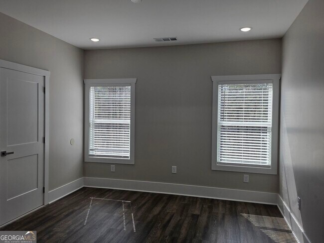 Building Photo - 43 Valley Trail SE