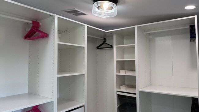 Building Photo - 6843 E Loma Land Dr