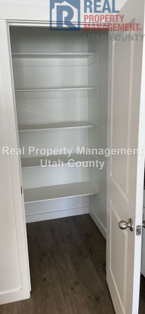Building Photo - 487 S Fox Chase Ln
