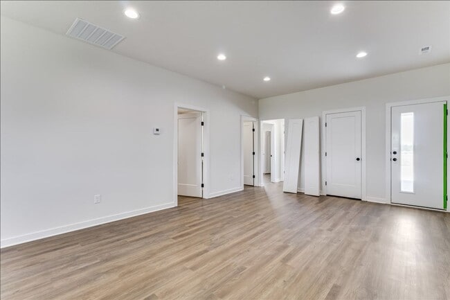 Building Photo - Beautiful Four Bedroom, Two Bathroom