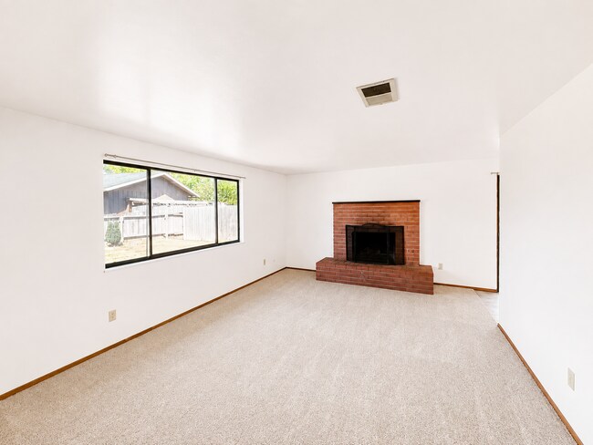 Building Photo - 1704 Antoine Ave