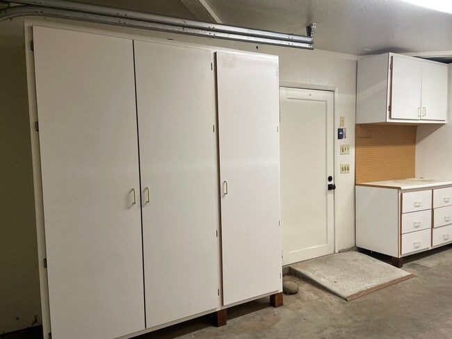 Building Photo - 3 Bed/1 Bath Single Family Home in East Sacramento
