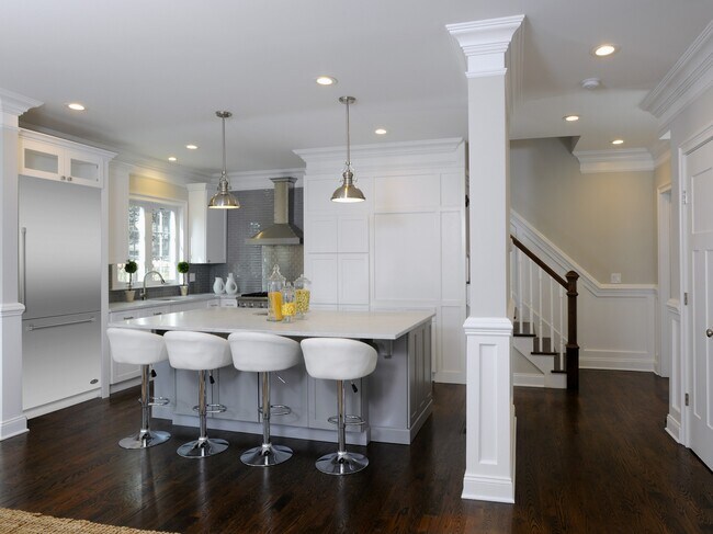 Building Photo - 200 Davis Ave