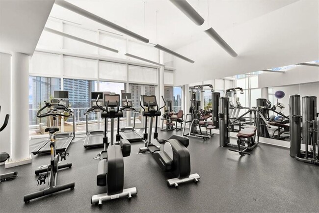 Building Photo - Luxury Living in Buckhead!