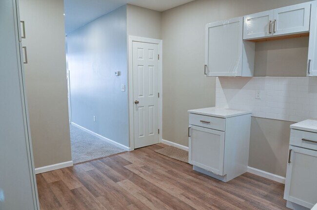 Building Photo - 4 Bedroom on Penn - Section 8 Approved